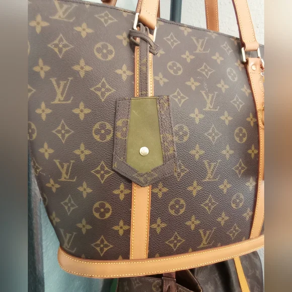 Louis Vuitton Bags - Picture 2 of 16